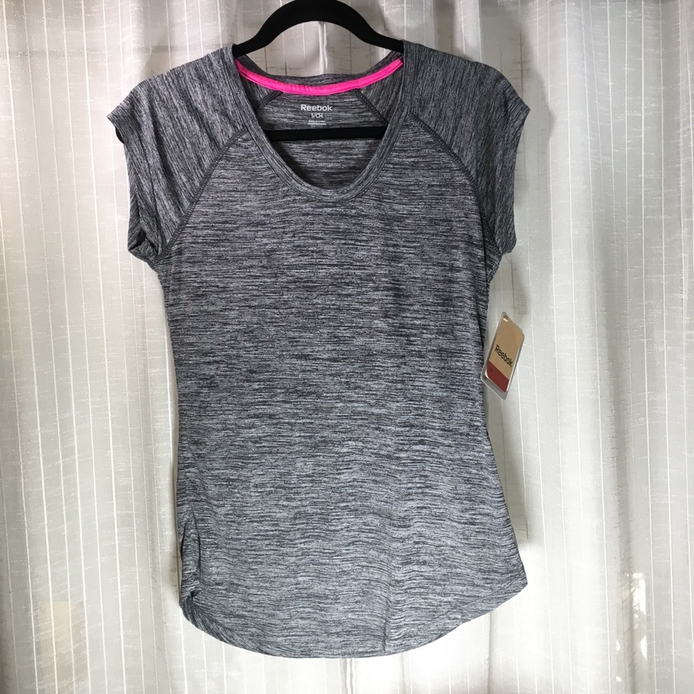 ❄️SALE❄️ New with tags REEBOK workout shirt